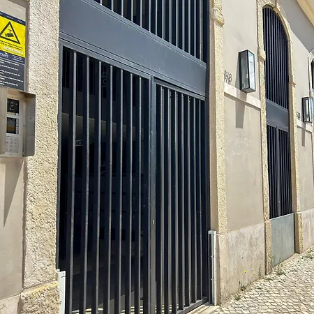 Modern Loft In Alcantara Near Lx Factory Apartmán *
